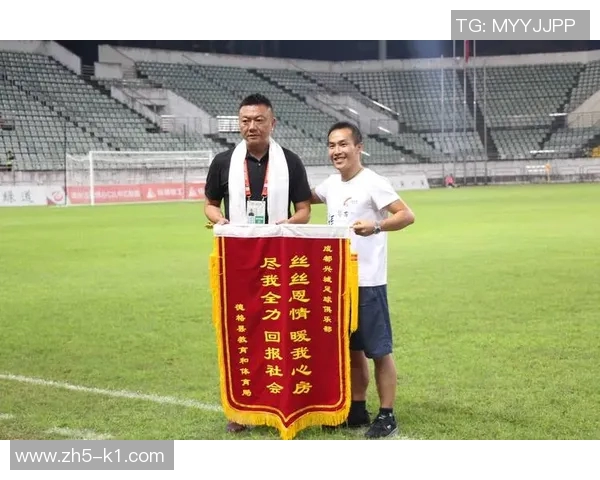 足球旋律响起激情四溢的赛场歌曲让我们一起为梦想呐喊助威 足球旋律响起激情四溢的赛场歌曲让我们一起为梦想呐喊助威